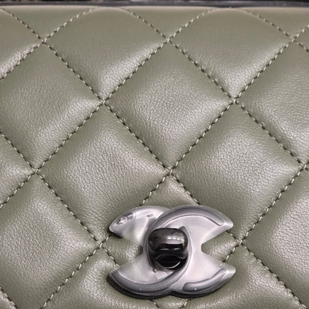 New Chanel Trendy WOC - Picture 7 of 16